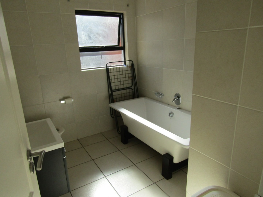 To Let 2 Bedroom Property for Rent in Oakdene Gauteng