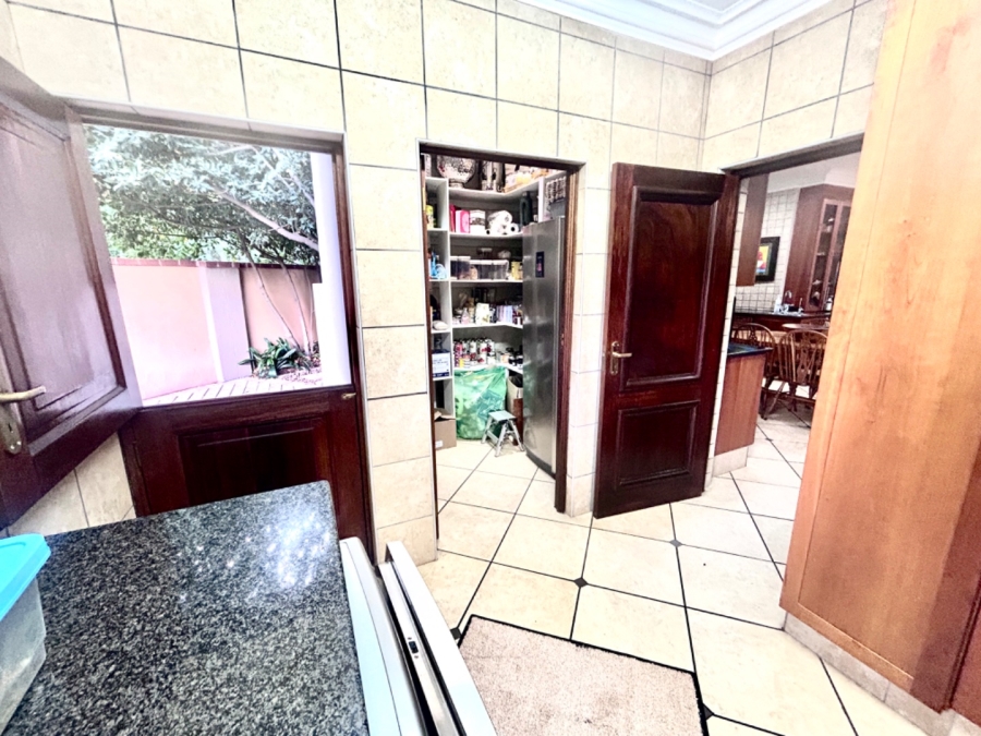 6 Bedroom Property for Sale in Midstream Estate Gauteng