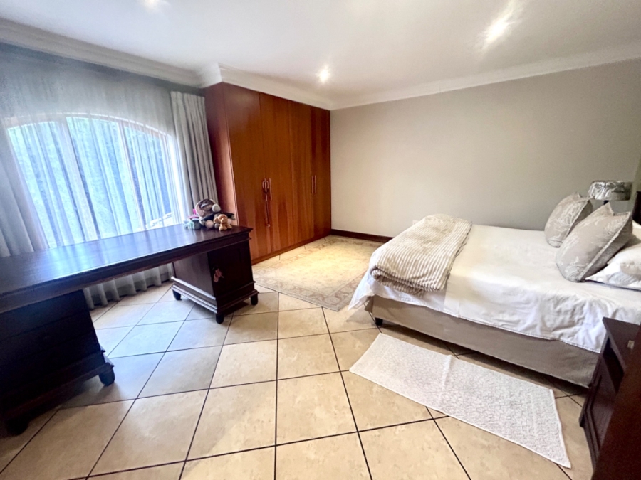 6 Bedroom Property for Sale in Midstream Estate Gauteng