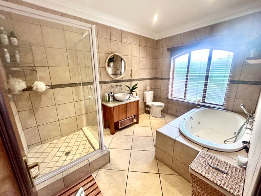 6 Bedroom Property for Sale in Midstream Estate Gauteng