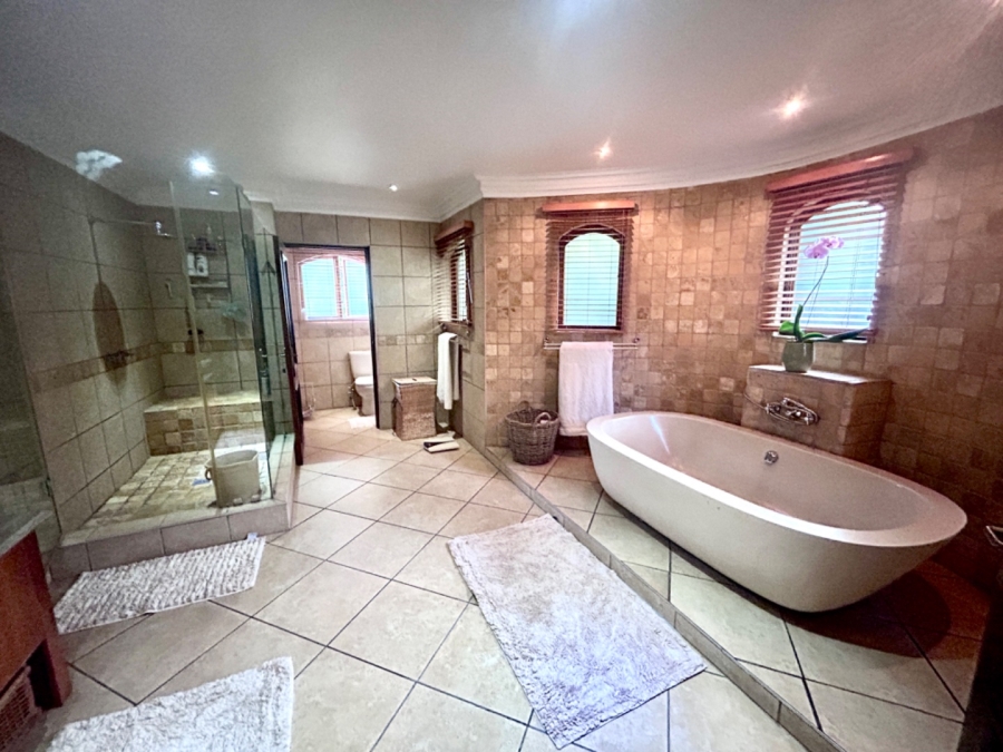 6 Bedroom Property for Sale in Midstream Estate Gauteng