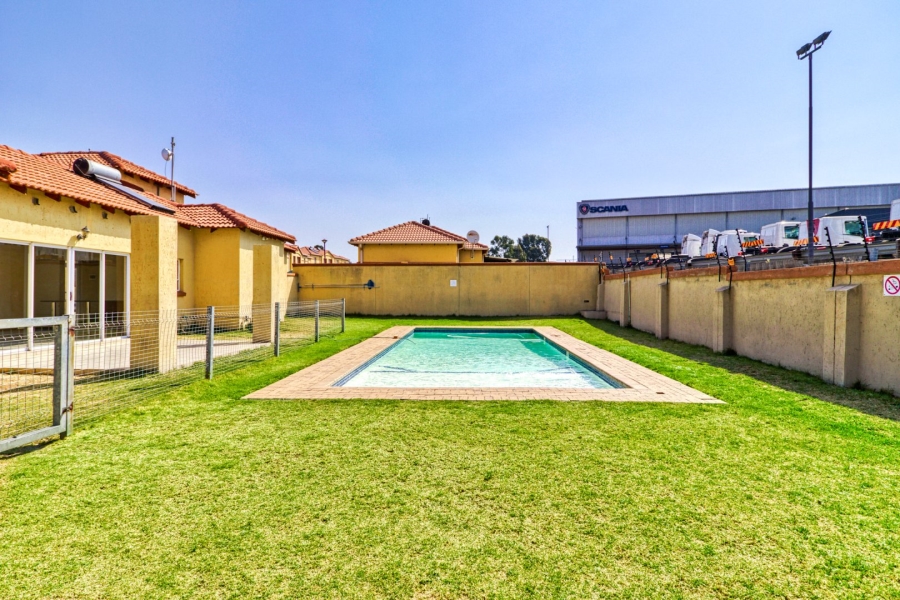 2 Bedroom Property for Sale in Ormonde View Gauteng