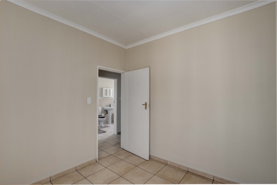 2 Bedroom Property for Sale in Ormonde View Gauteng