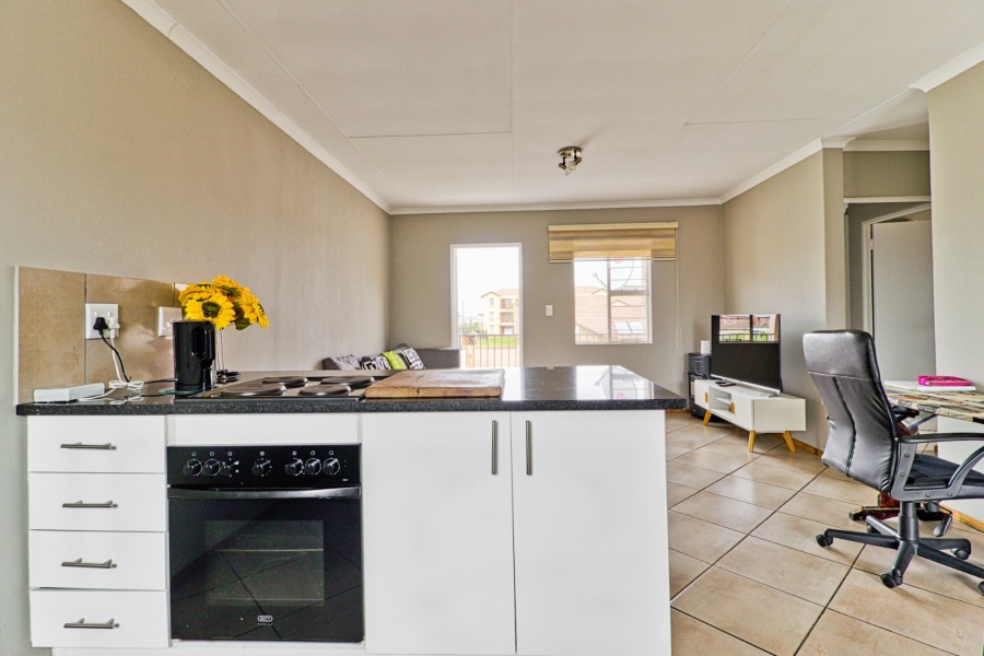 2 Bedroom Property for Sale in Albertsdal Gauteng