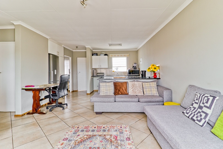 2 Bedroom Property for Sale in Albertsdal Gauteng