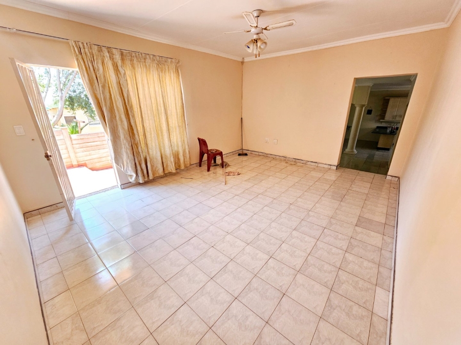 To Let 4 Bedroom Property for Rent in Erasmia Gauteng