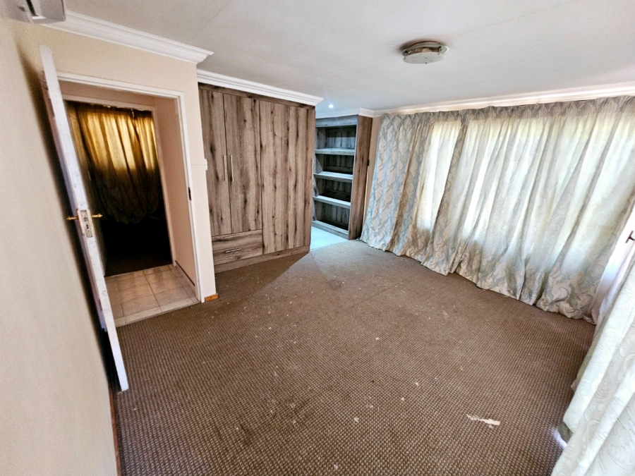 To Let 4 Bedroom Property for Rent in Erasmia Gauteng