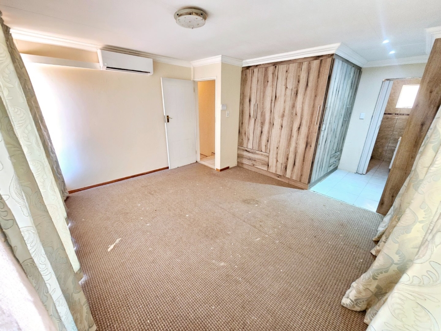 To Let 4 Bedroom Property for Rent in Erasmia Gauteng