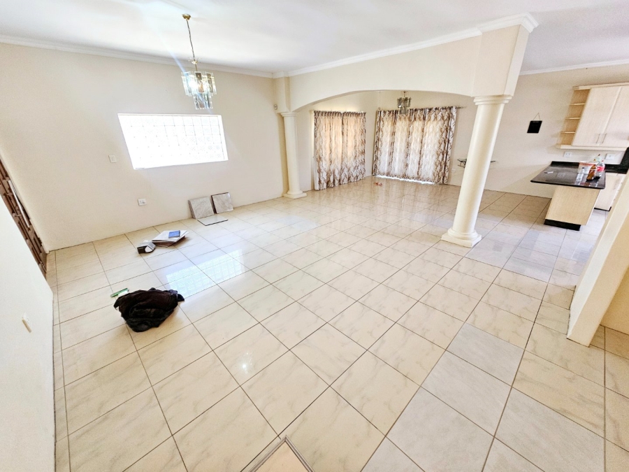 To Let 4 Bedroom Property for Rent in Erasmia Gauteng