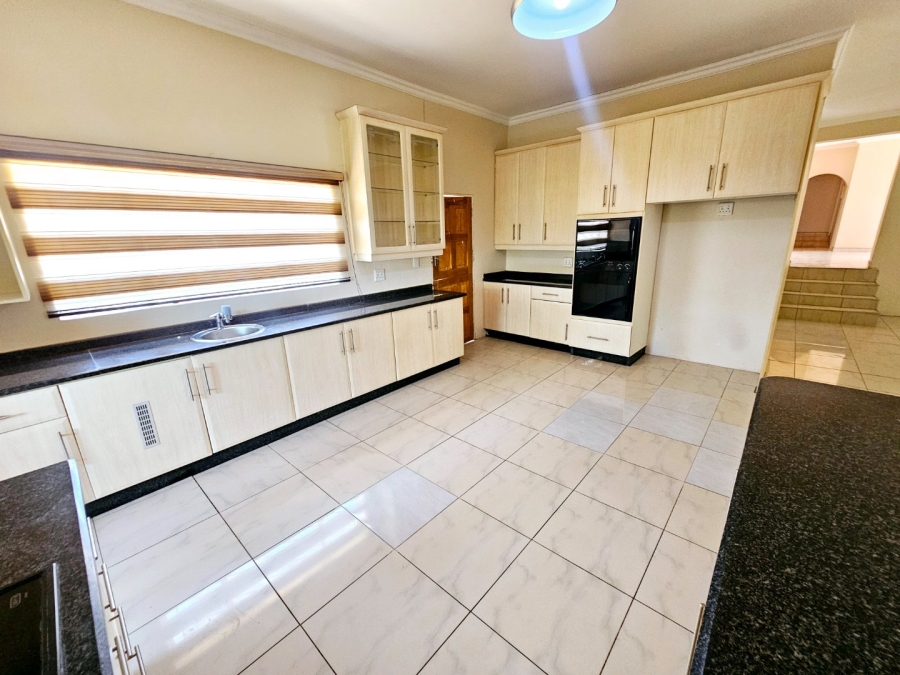 To Let 4 Bedroom Property for Rent in Erasmia Gauteng