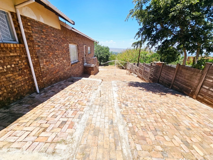 To Let 4 Bedroom Property for Rent in Erasmia Gauteng