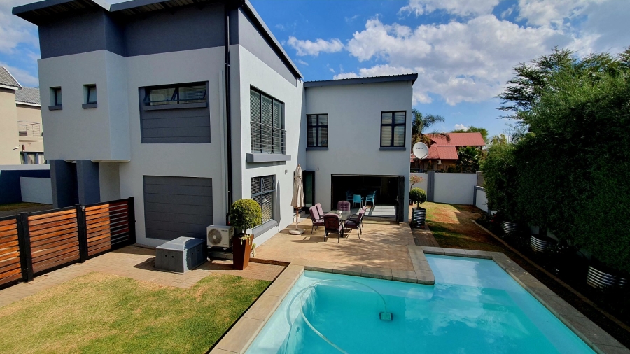 3 Bedroom Property for Sale in Magalieskruin Gauteng