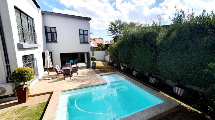 3 Bedroom Property for Sale in Magalieskruin Gauteng