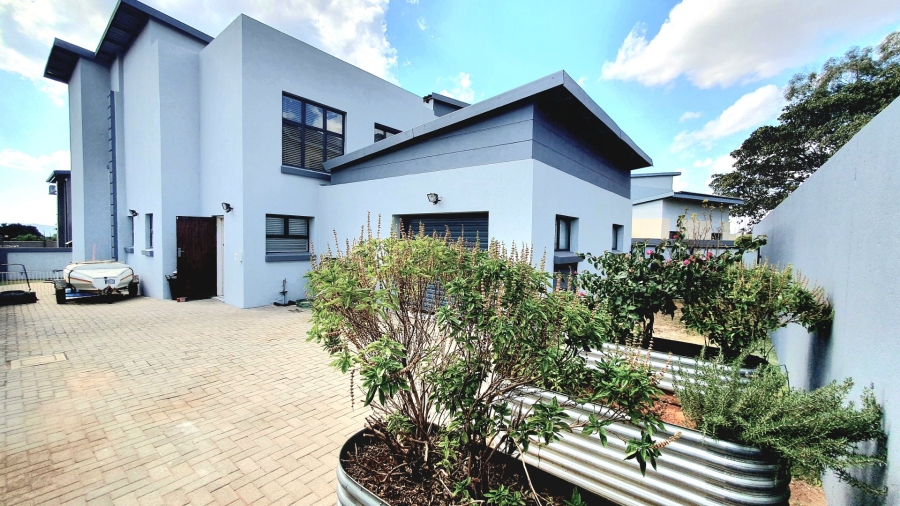 3 Bedroom Property for Sale in Magalieskruin Gauteng