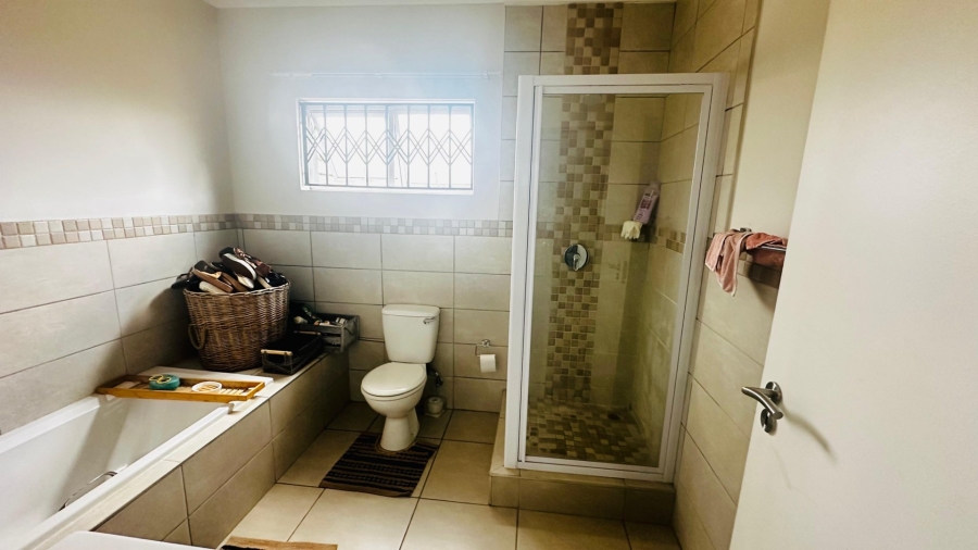 4 Bedroom Property for Sale in Roseacre Gauteng