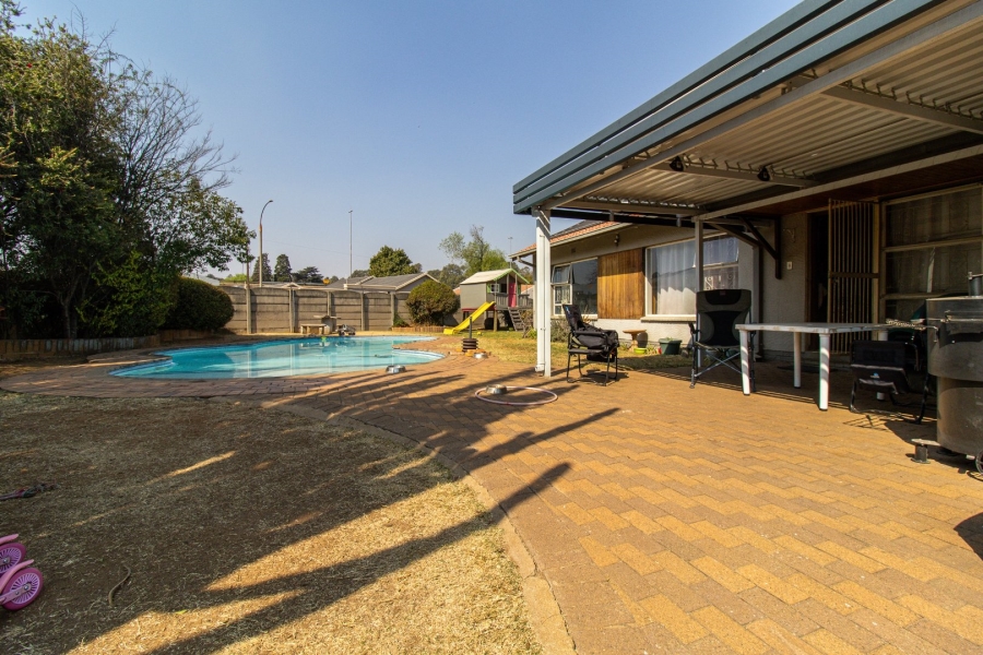 3 Bedroom Property for Sale in Verwoerdpark Gauteng