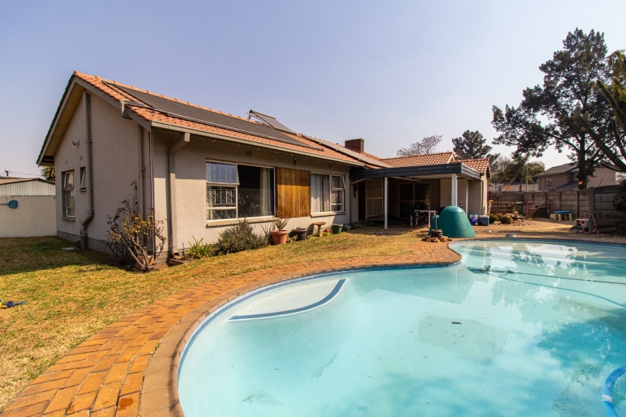 3 Bedroom Property for Sale in Verwoerdpark Gauteng