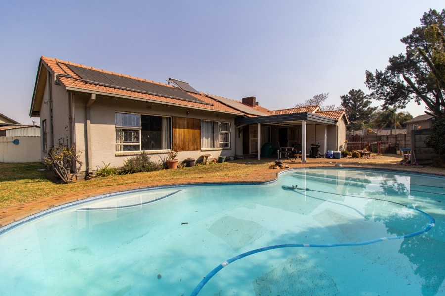 3 Bedroom Property for Sale in Verwoerdpark Gauteng