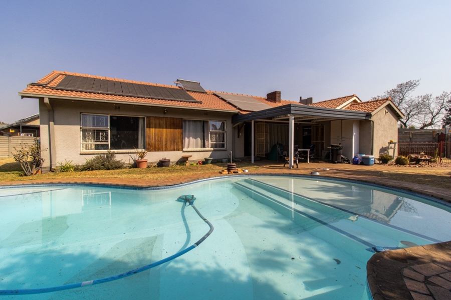 3 Bedroom Property for Sale in Verwoerdpark Gauteng