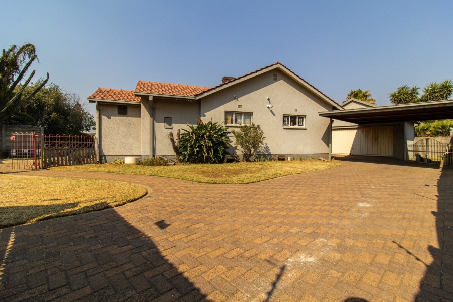 3 Bedroom Property for Sale in Verwoerdpark Gauteng