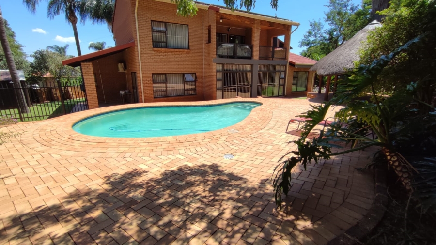 5 Bedroom Property for Sale in Eldoraigne Gauteng