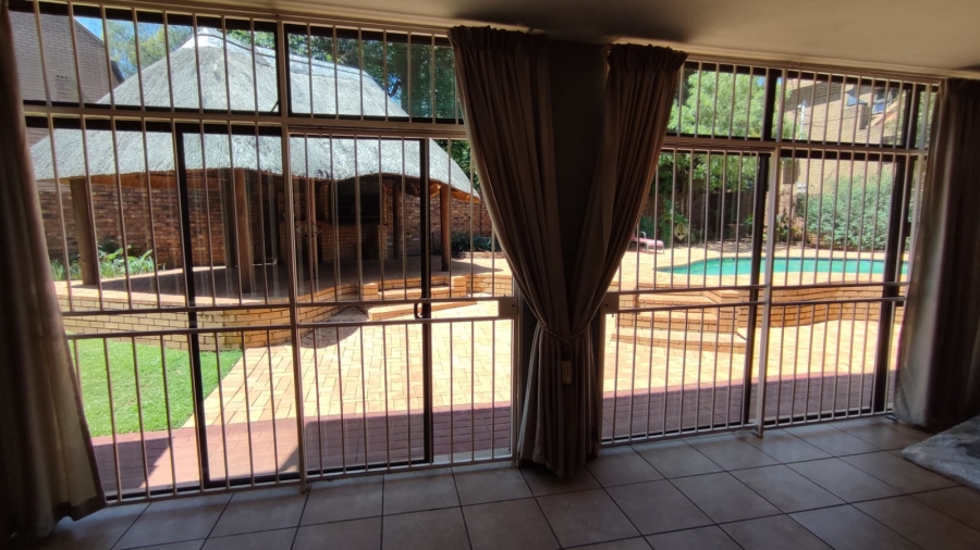 5 Bedroom Property for Sale in Eldoraigne Gauteng