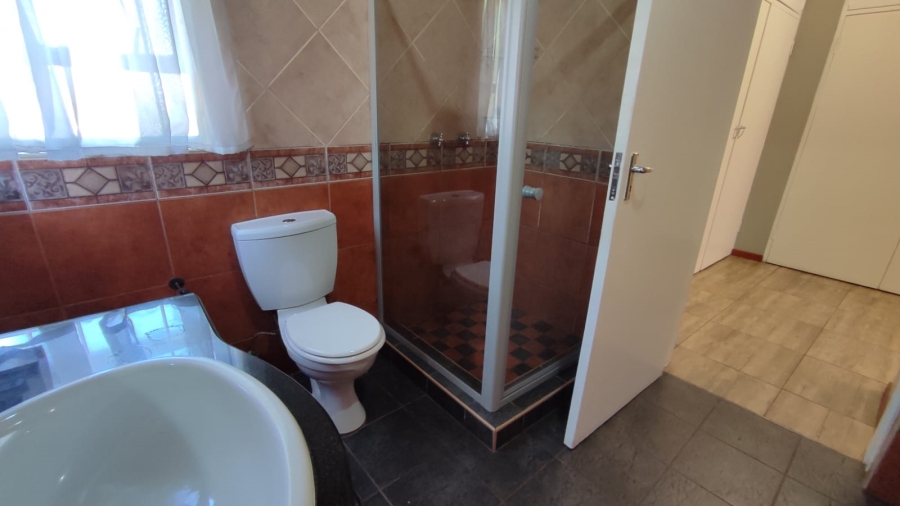 5 Bedroom Property for Sale in Eldoraigne Gauteng