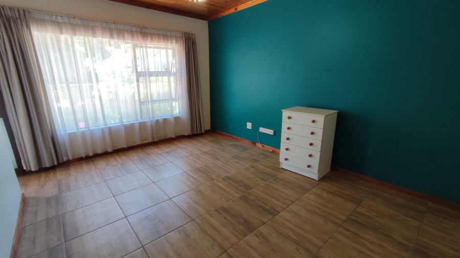 5 Bedroom Property for Sale in Eldoraigne Gauteng