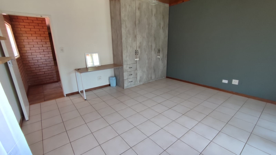 5 Bedroom Property for Sale in Eldoraigne Gauteng