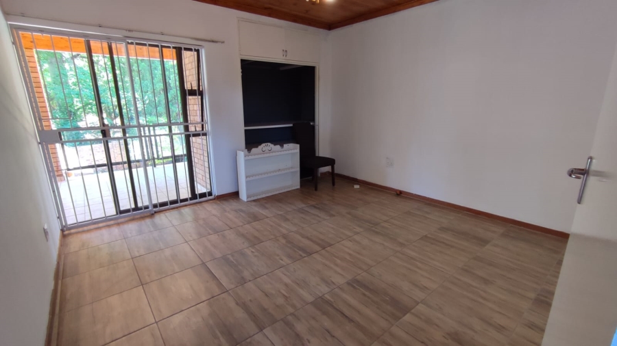 5 Bedroom Property for Sale in Eldoraigne Gauteng