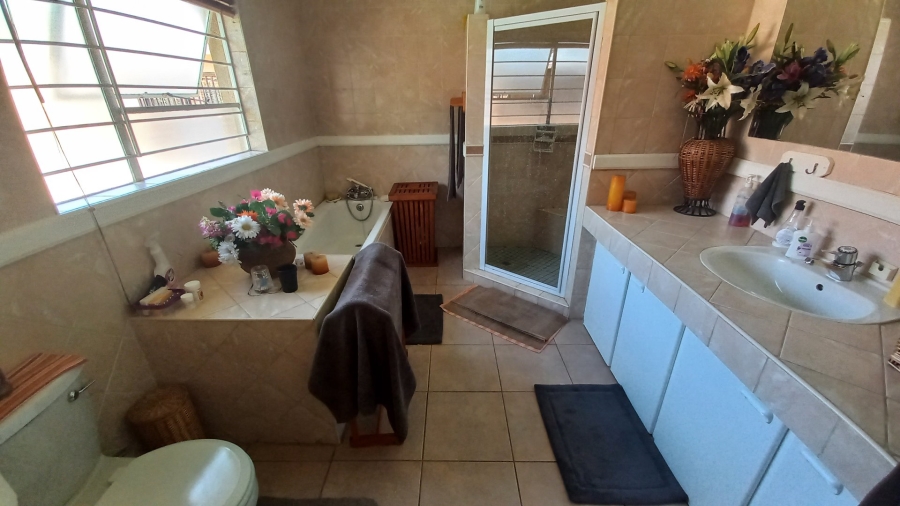  Bedroom Property for Sale in Groblerpark Gauteng