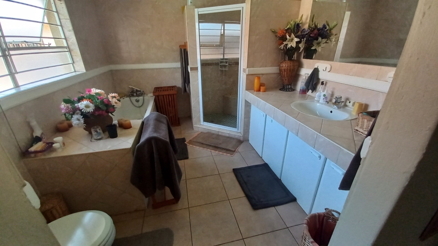  Bedroom Property for Sale in Groblerpark Gauteng