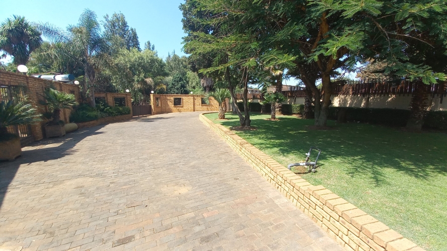  Bedroom Property for Sale in Groblerpark Gauteng