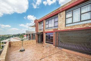 6 Bedroom Property for Sale in Roodekrans Gauteng