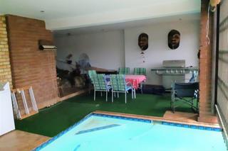 6 Bedroom Property for Sale in Roodekrans Gauteng