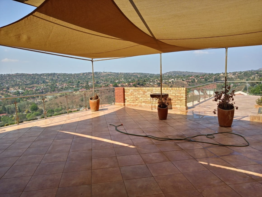 6 Bedroom Property for Sale in Roodekrans Gauteng