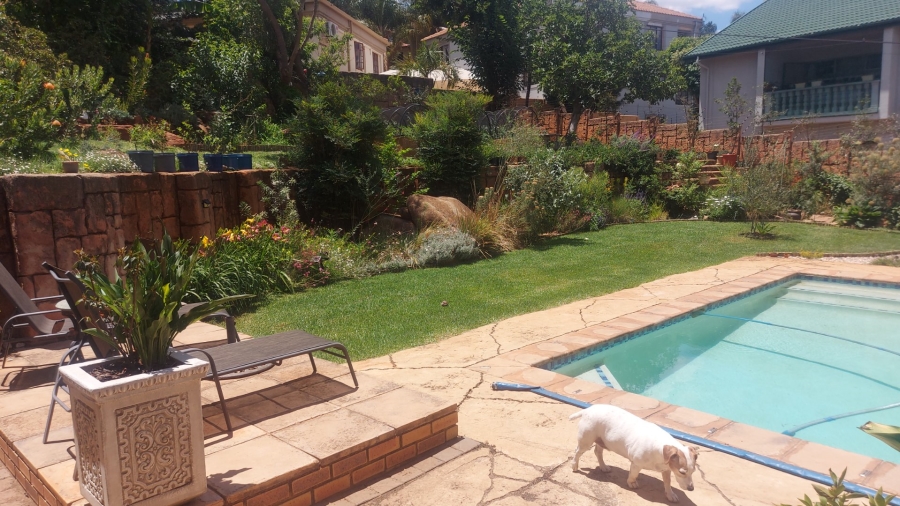 4 Bedroom Property for Sale in Faerie Glen Gauteng