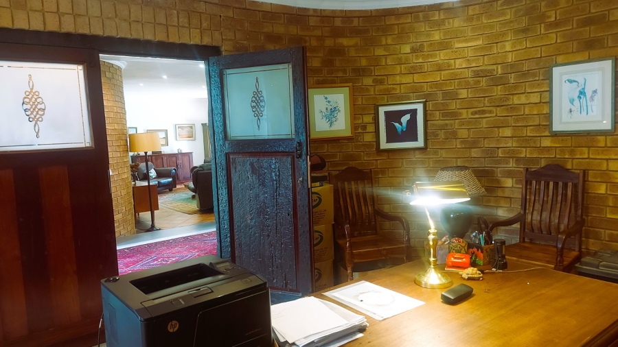 4 Bedroom Property for Sale in Faerie Glen Gauteng