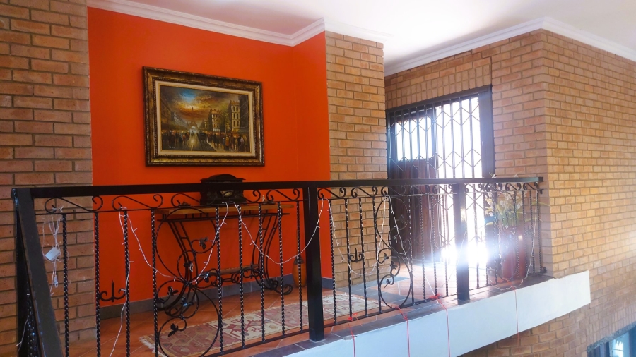 4 Bedroom Property for Sale in Faerie Glen Gauteng