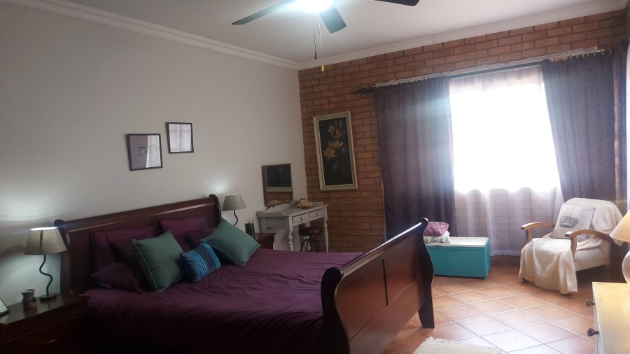 4 Bedroom Property for Sale in Faerie Glen Gauteng