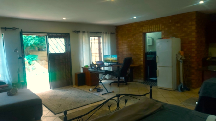 4 Bedroom Property for Sale in Faerie Glen Gauteng