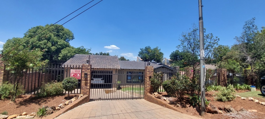 3 Bedroom Property for Sale in Glenanda Gauteng