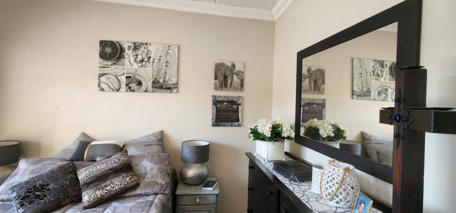 2 Bedroom Property for Sale in Pretoria North Gauteng