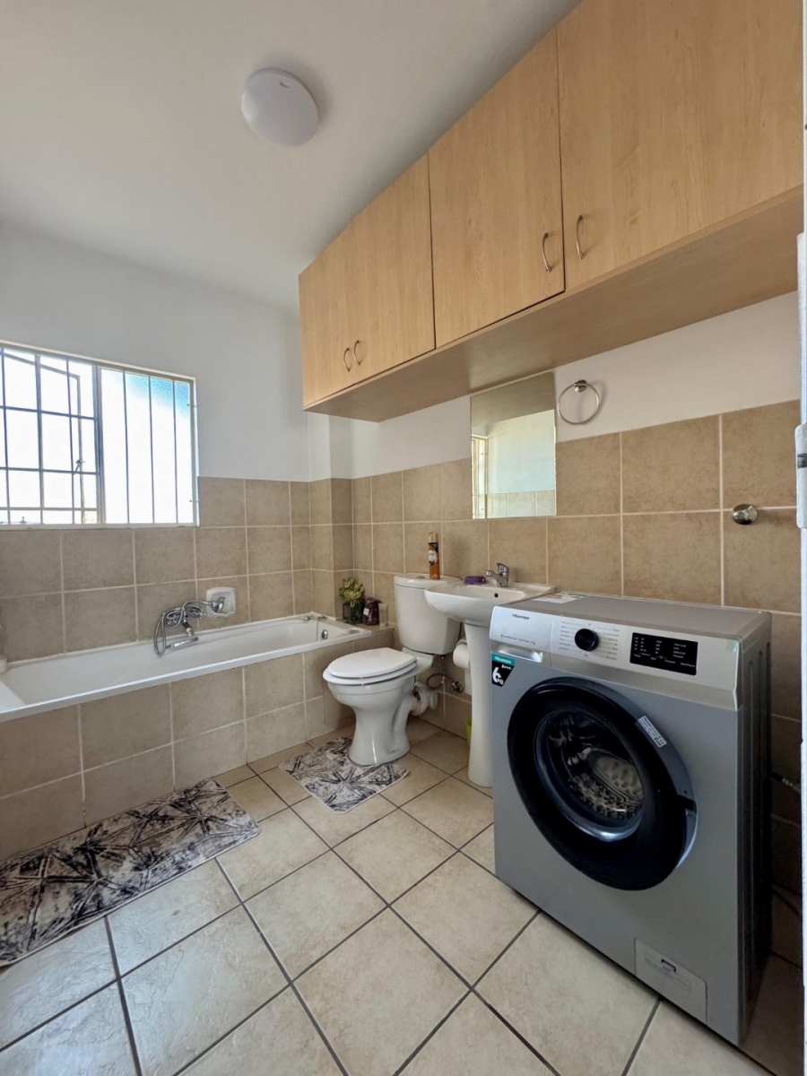 To Let 2 Bedroom Property for Rent in Glen Lauriston Gauteng