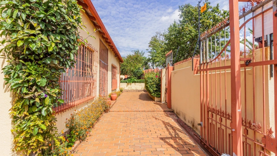 4 Bedroom Property for Sale in Kensington Gauteng