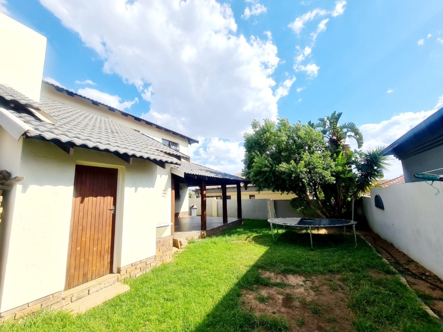 4 Bedroom Property for Sale in Amberfield Valley Gauteng