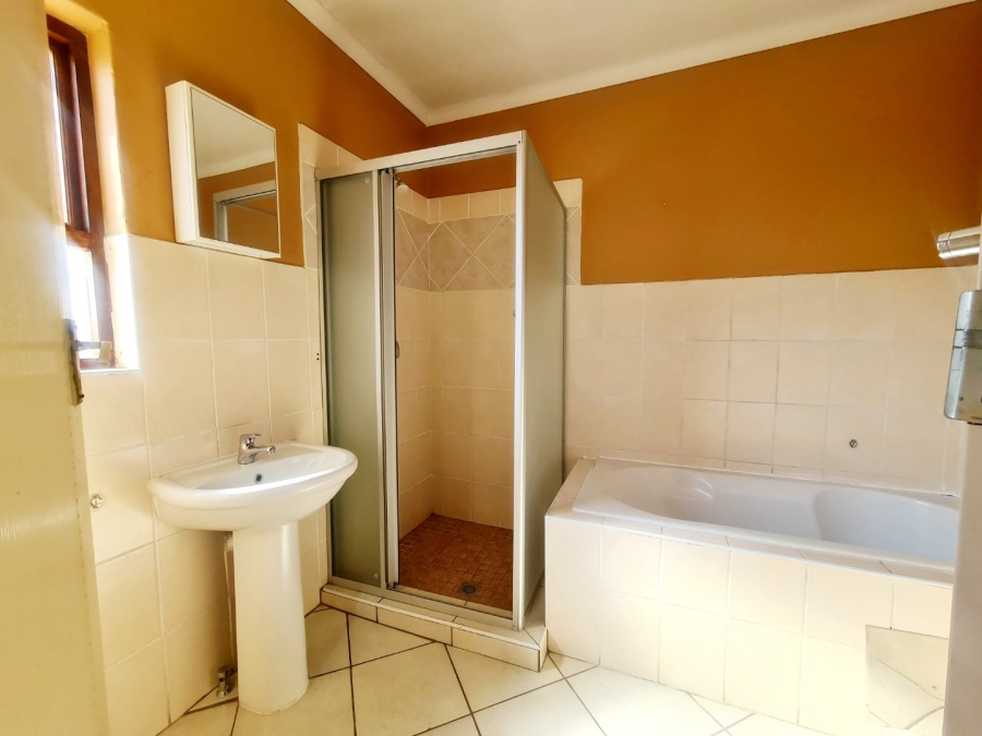 4 Bedroom Property for Sale in Amberfield Valley Gauteng