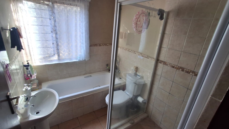 2 Bedroom Property for Sale in Montana Gauteng