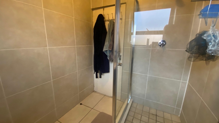 1 Bedroom Property for Sale in Oakdene Gauteng