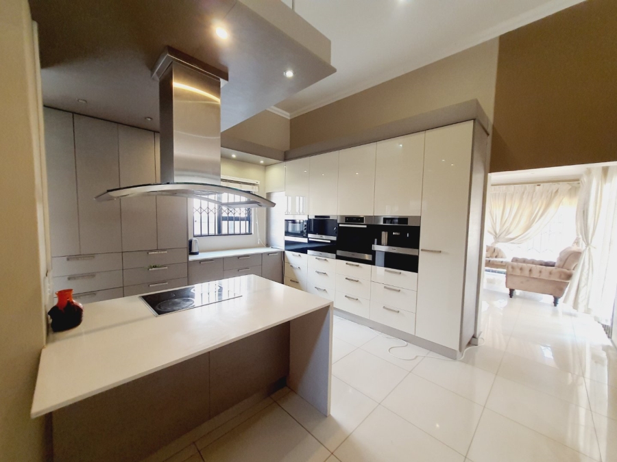 4 Bedroom Property for Sale in Waterkloof Glen Gauteng